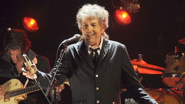 Americk hudebnk Bob Dylan pi vystoupen v Los Angeles (12. ledna 2012)
