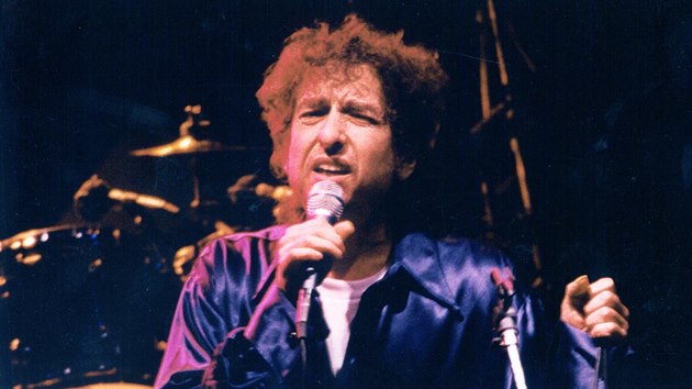 Americk hudebnk Bob Dylan na praskm koncertu v Palci kultury (12. bezna 1995)