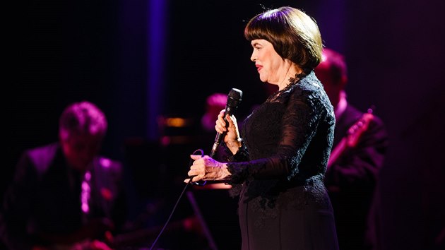 Mireille Mathieu (Kongresov centrum, Praha, 16. jna 2016)