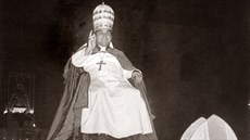 Řehoř XVII. na snímku pořízeném několik měsíců po založení Palmarské církve.... Řehoř XVII. na snímku pořízeném několik měsíců po založení Palmarské církve....