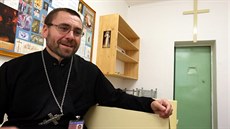 Vězeňský kaplan Andrij Penjuk v kapli nápravného zařízení v Horním Slavkově. Vězeňský kaplan Andrij Penjuk v kapli nápravného zařízení v Horním Slavkově.