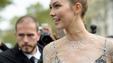 Modelky jsou na rychlé převlékání zvyklé - ty nejslavnější z nich ale podobné... Modelky jsou na rychlé převlékání zvyklé - ty nejslavnější z nich ale podobné...