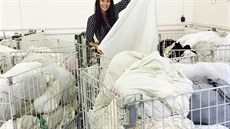 Veronika Hubková pracuje se zbytkovými materiály z textilní výroby.