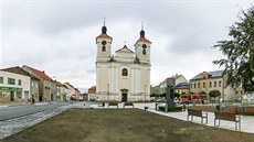 Námstí v Chrasti bhem rekonstrukce.