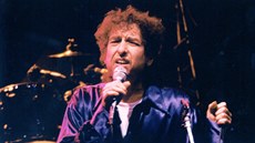 Americký hudebník Bob Dylan na praském koncertu v Paláci kultury (12. bezna...