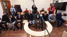 Ve Strakonicích začal soud s osmi obžalovanými v korupční fotbalové kauze,... Ve Strakonicích začal soud s osmi obžalovanými v korupční fotbalové kauze,...