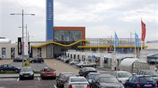 Na hranicích s Rakouskem už stojí outletové centrum Freeport v Hatích, další má... Na hranicích s Rakouskem už stojí outletové centrum Freeport v Hatích, další má...