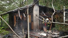 Požár objektu správy pražských lesů v lesoparku u Hostivařské přehrady (17.... Požár objektu správy pražských lesů v lesoparku u Hostivařské přehrady (17....