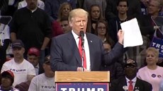 Donald Trump na pedvolebním mítinku v Pennsylvánii (10. íjna 2016)
