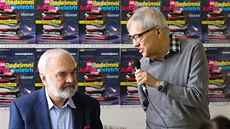 Zdeněk Svěrák a Miloň Čepelka na Podzimním knižním trhu v Havlíčkově Brodě. Zdeněk Svěrák a Miloň Čepelka na Podzimním knižním trhu v Havlíčkově Brodě.