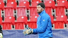 Plzeňský brankář Matúš Kozáčik na tréninku před duelem s Astrou Giurgiu. Plzeňský brankář Matúš Kozáčik na tréninku před duelem s Astrou Giurgiu.