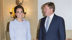 Vévodkyn z Cambridge Kate a nizozemský král Willém-Alexander (Haag, 11. íjna...