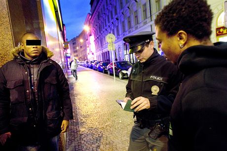 Pozornost policist se letos zamila na centrum. Jen na Václavském námstí...