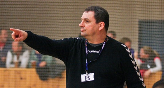 Trenér Michal Hradil na stídace Litovle