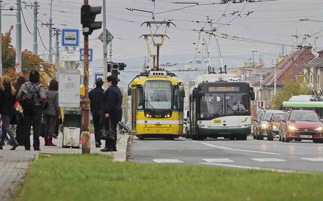 Konená zastávka tramvaje íslo 1 na námstí Milady Horákové  v Plzni na...