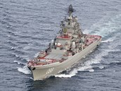 Ruský raketový křižník Petr Veliký v Barentsově moři zachytil norský hlídkový... Ruský raketový křižník Petr Veliký v Barentsově moři zachytil norský hlídkový...