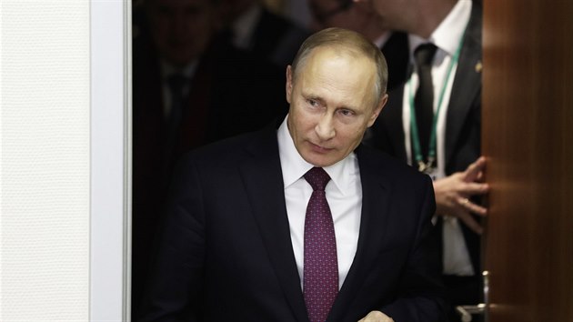 Rusk prezident Vladimir Putin na berlnskm jednn normandsk tyky (19. jna 2016)