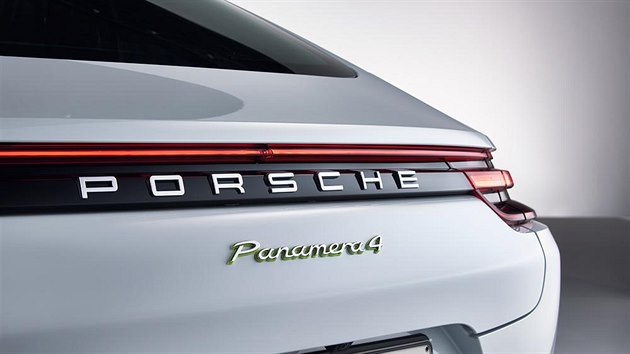 Porsche Panamera 4 E-Hybrid