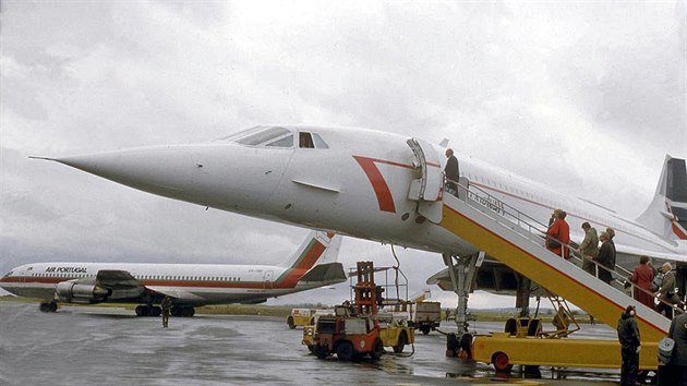 Letoun Concorde se na praskm letiti setkal napklad s modelem Boeing 707-382B.