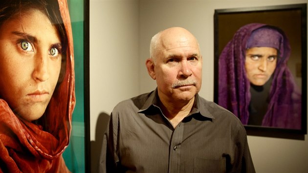Steve McCurry se snmky arbat Gulaov z let 1984 a 2002