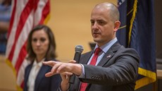 Nezávislý kandidát na prezidenta USA Evan McMullin na mítinku v Utahu  (13....