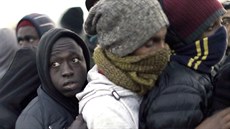 Evakuace uprchlíků z tábora v Calais (25. října 2016) Evakuace uprchlíků z tábora v Calais (25. října 2016)
