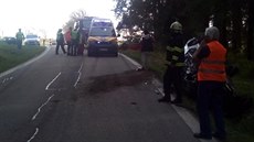 U obce Milná u Lipna se pi nehod pevrátily dva vozy na stechu.