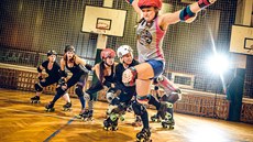 Roller derby je tvrdý sport na kolekových bruslích.