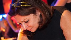 Petra Talová podepisuje při křtu knihu Bláznův průvodce na cestě do Vesmíru. Petra Talová podepisuje při křtu knihu Bláznův průvodce na cestě do Vesmíru.