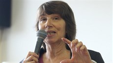 Dcera Nicholase Wintona Barbara navštívila olomoucké gymnázium a přivezla s... Dcera Nicholase Wintona Barbara navštívila olomoucké gymnázium a přivezla s...