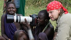 Fotograf Petr Ficko na jedné ze svých výprav do Afriky. Fotograf Petr Ficko na jedné ze svých výprav do Afriky.