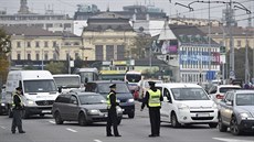 Nahlášená bomba ochromila dopravu kolem Zvonařky. Nahlášená bomba ochromila dopravu kolem Zvonařky.