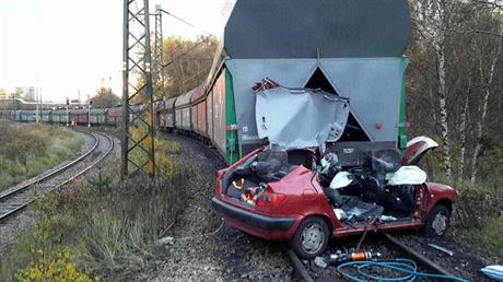 idika osobního auta vyvázla ze sráky s vlakem jen s lehkým zranním.