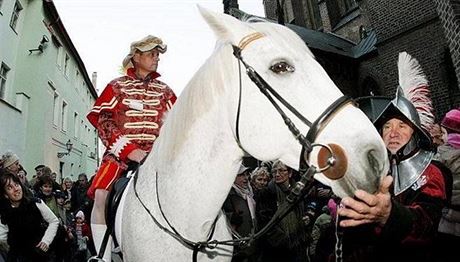 V pátek 11. listopadu budou Martina na bílém koni vítat pod Bílou ví v Hradci...