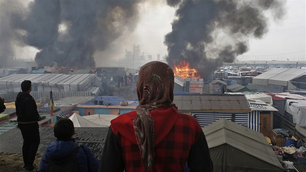 Francouzsk ady likviduj vyklizen uprchlick tbor u Calais (29. jna 2016)