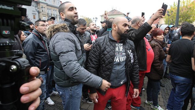 Potykm pi pietn akci za zemelho Roma v atci zabraovali policejn tkoodnci.