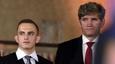 Jiří Boček (vpravo) na pátečním ceremoniálu. Vedle něj stojí Jiří Nesázal,... Jiří Boček (vpravo) na pátečním ceremoniálu. Vedle něj stojí Jiří Nesázal,...