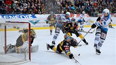 Momentka z utkání 17. kola hokejové extraligy mezi Litvínovem a Chomutovem. Momentka z utkání 17. kola hokejové extraligy mezi Litvínovem a Chomutovem.