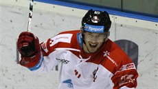 Olomoucký Petr Strapáč slaví gól proti Karlovým Varům. Olomoucký Petr Strapáč slaví gól proti Karlovým Varům.