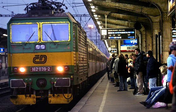 Redukcí vlakových spoj chce kraj uetit desítky milion korun. Ilustraní snímek