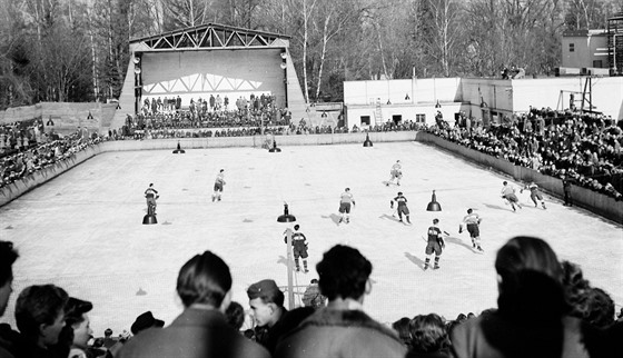 Jak se mnil hokejový stadion v eských Budjovicích.