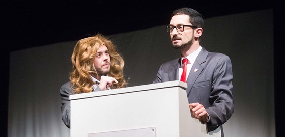 Politický kabaret Ováek tveráek ve zlínském divadle