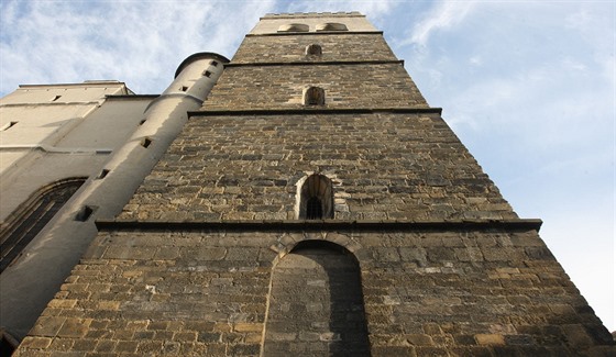 V olomouckého kostela svatého Moice, na jejím vrcholu ve výce 46 metr se...