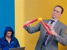 Sheldon z Teorie provokuje v reklam na Intel Phelpse