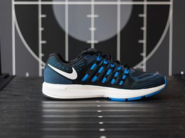 Nike Zoom Vomero 11 - neutrln silnin bota
