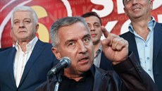 Černohorský premiér Milo Djukanovič během projevu v Podgorici (17. října 2016) Černohorský premiér Milo Djukanovič během projevu v Podgorici (17. října 2016)