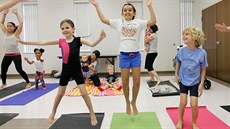Kidding Around Yoga v americké Tamp na Florid nabízí hodiny cviení, jógy a...