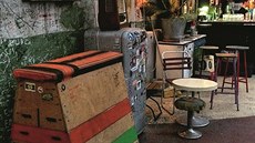 Jestli použijete švédskou bednu v Szimple jako stolek, nebo originální sedátko,... Jestli použijete švédskou bednu v Szimple jako stolek, nebo originální sedátko,...