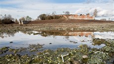 Firma AVE měla na úklid skládky v Hůrách u Českých Budějovic čtyři měsíce, ale... Firma AVE měla na úklid skládky v Hůrách u Českých Budějovic čtyři měsíce, ale...