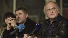 Exministr Michael Kocáb a právník Jan Kalvoda na tiskové konferenci Kroměřížské... Exministr Michael Kocáb a právník Jan Kalvoda na tiskové konferenci Kroměřížské...